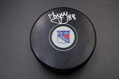 Pavel Buchnevich potpisao autogram Rangers Hockey Puck Steiner D7771-autograme NHL Paks