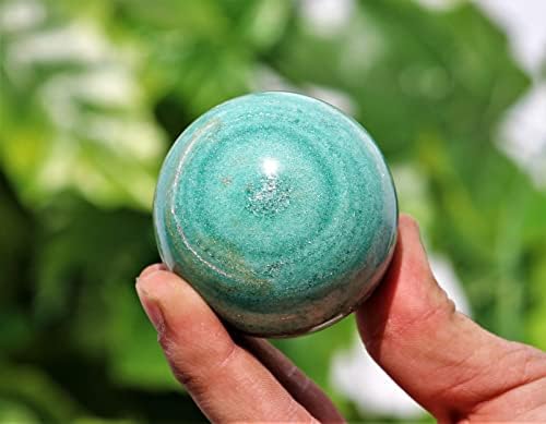 Izvrsna polirana zelena mića Kristalna kremenska sfera prirodne kamene s zlatnim postoljem Čakre za liječenje
