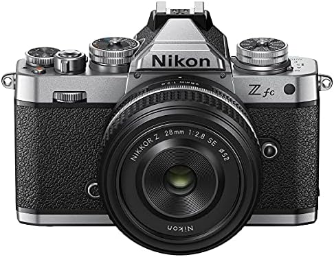 Nikon Z fc DX-format digitalna kamera bez ogledala sa Nikkor Z 28mm F/2.8 objektivom i Z DX 50-250mm